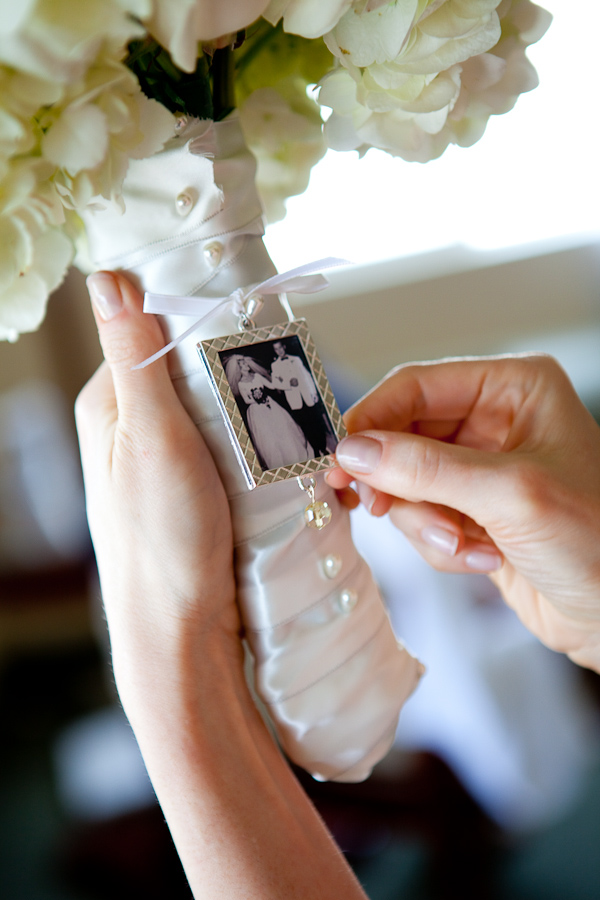 closeup of bride's bouquet wrap - photo by Seattle based wedding photographers La Vie Photography